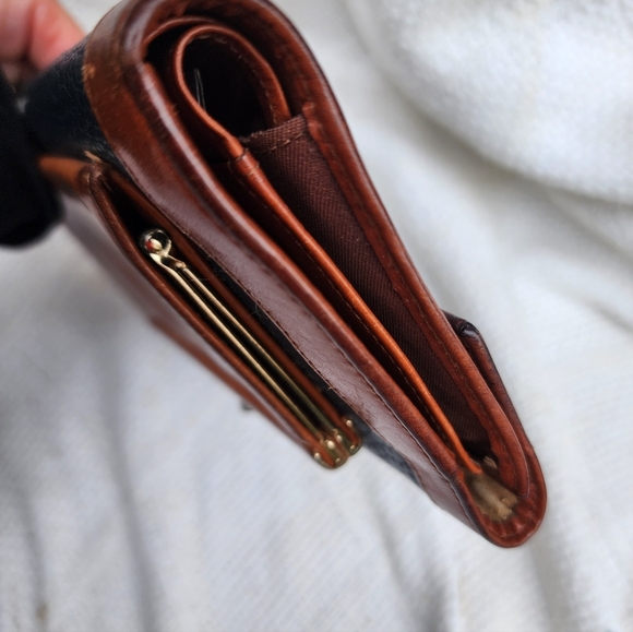 Vintage Dooney &‎ Bourke checkbook wallet - Picture 2 of 14